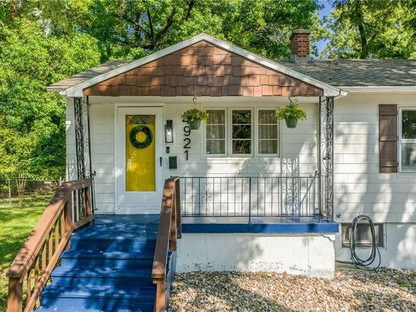 4921 N Garfield Avenue, Kansas City, MO 64118