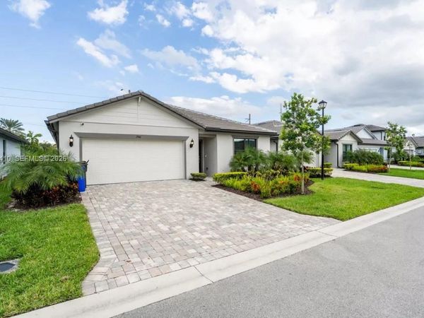 2940 Shortleaf Ave , Lauderdale Lakes, FL 33311