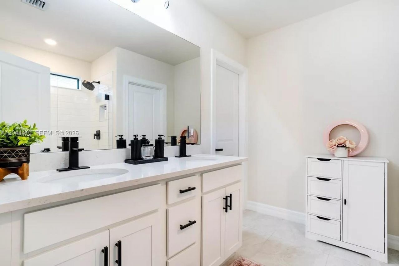 2940 Shortleaf Ave , Lauderdale Lakes, FL 33311 Photo
