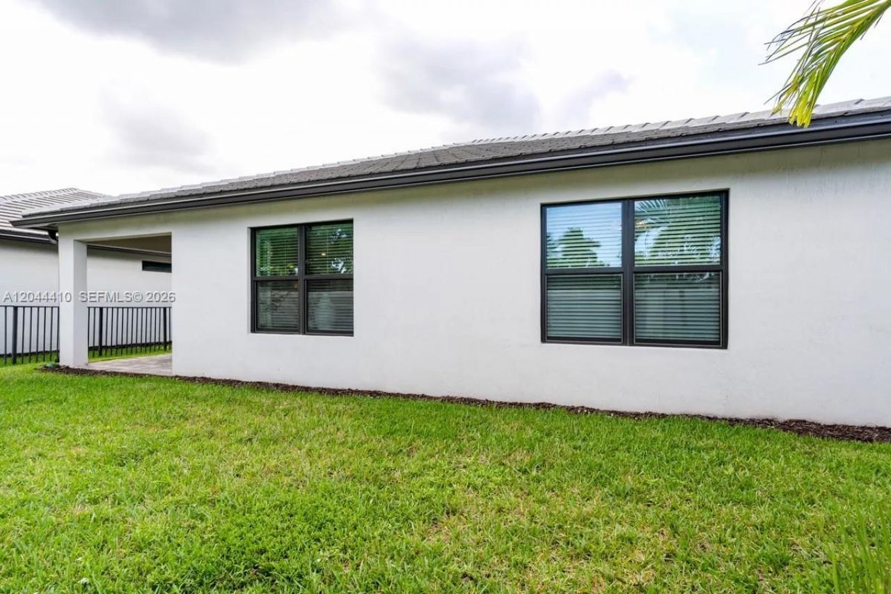2940 Shortleaf Ave , Lauderdale Lakes, FL 33311 Photo