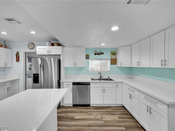 18 New Mexico Way , Henderson, NV 89015