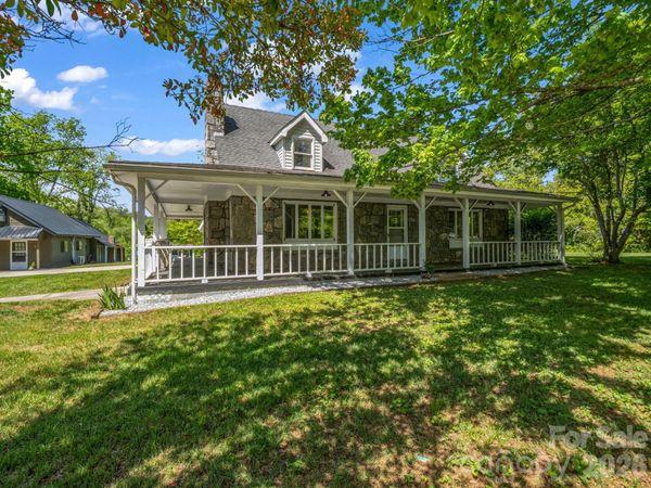 363 Etowah School Road , Hendersonville, NC 28739