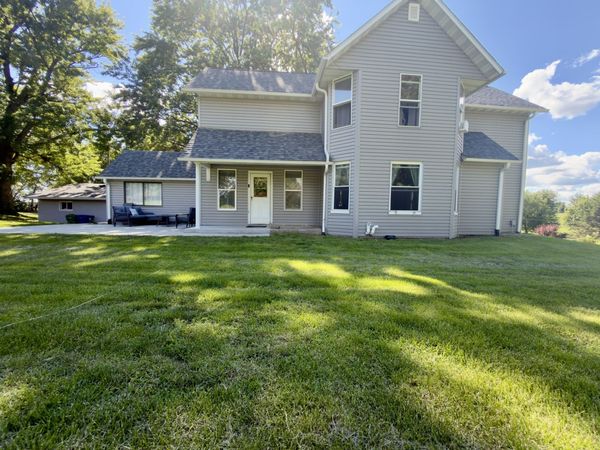 1499 Main Avenue , Clinton, IA 52732