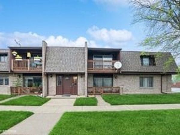9147 S Roberts Road , Unit 205, Hickory Hills, IL 60457