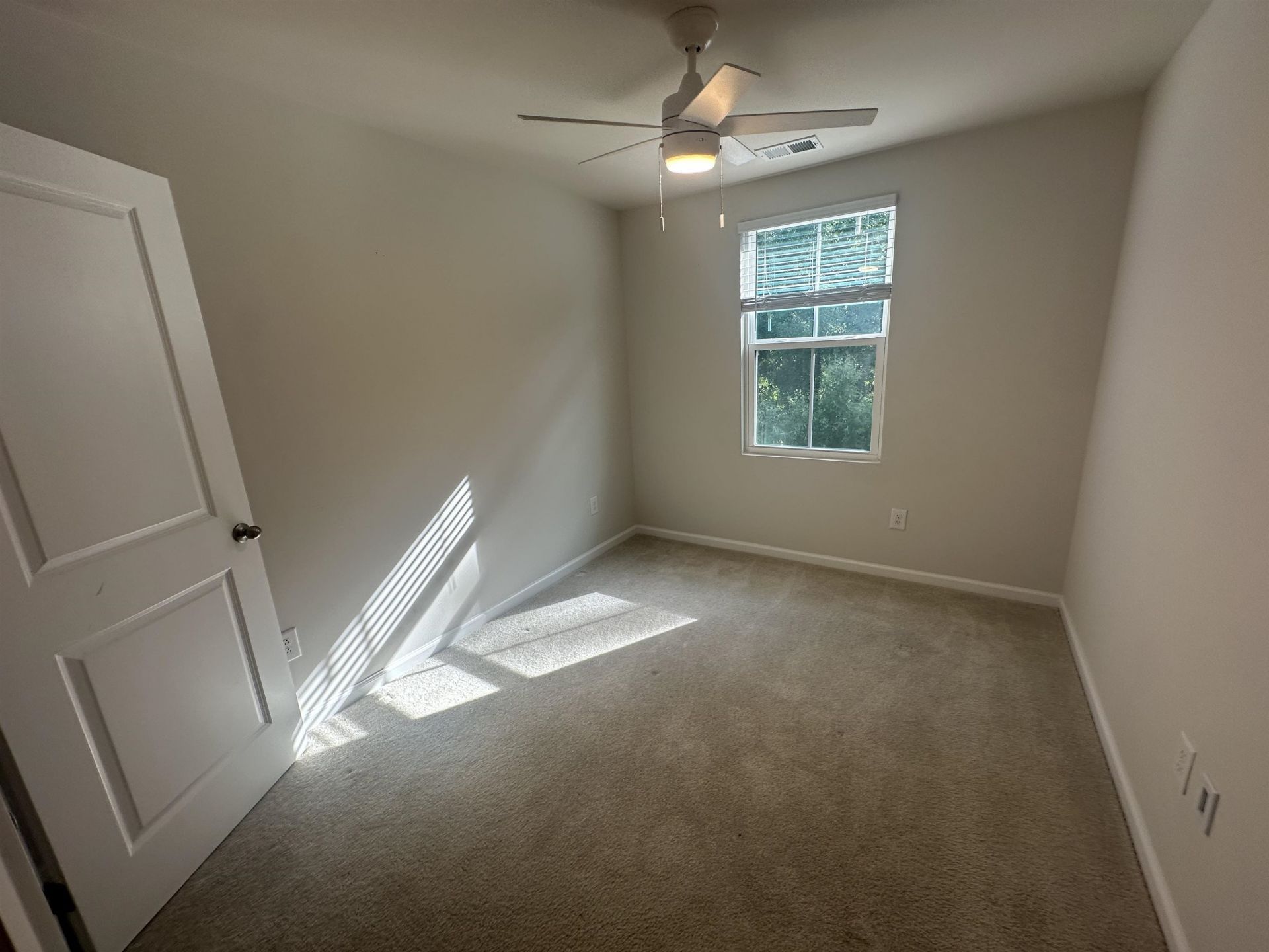 146 Villa Grande St. Photo 12