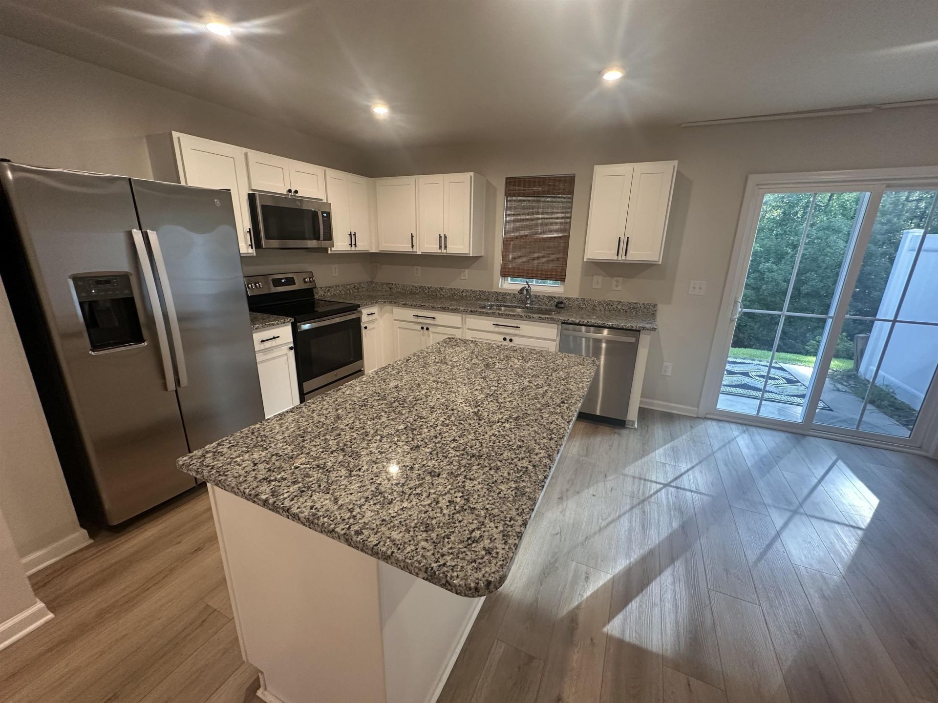 146 Villa Grande St. Photo 4