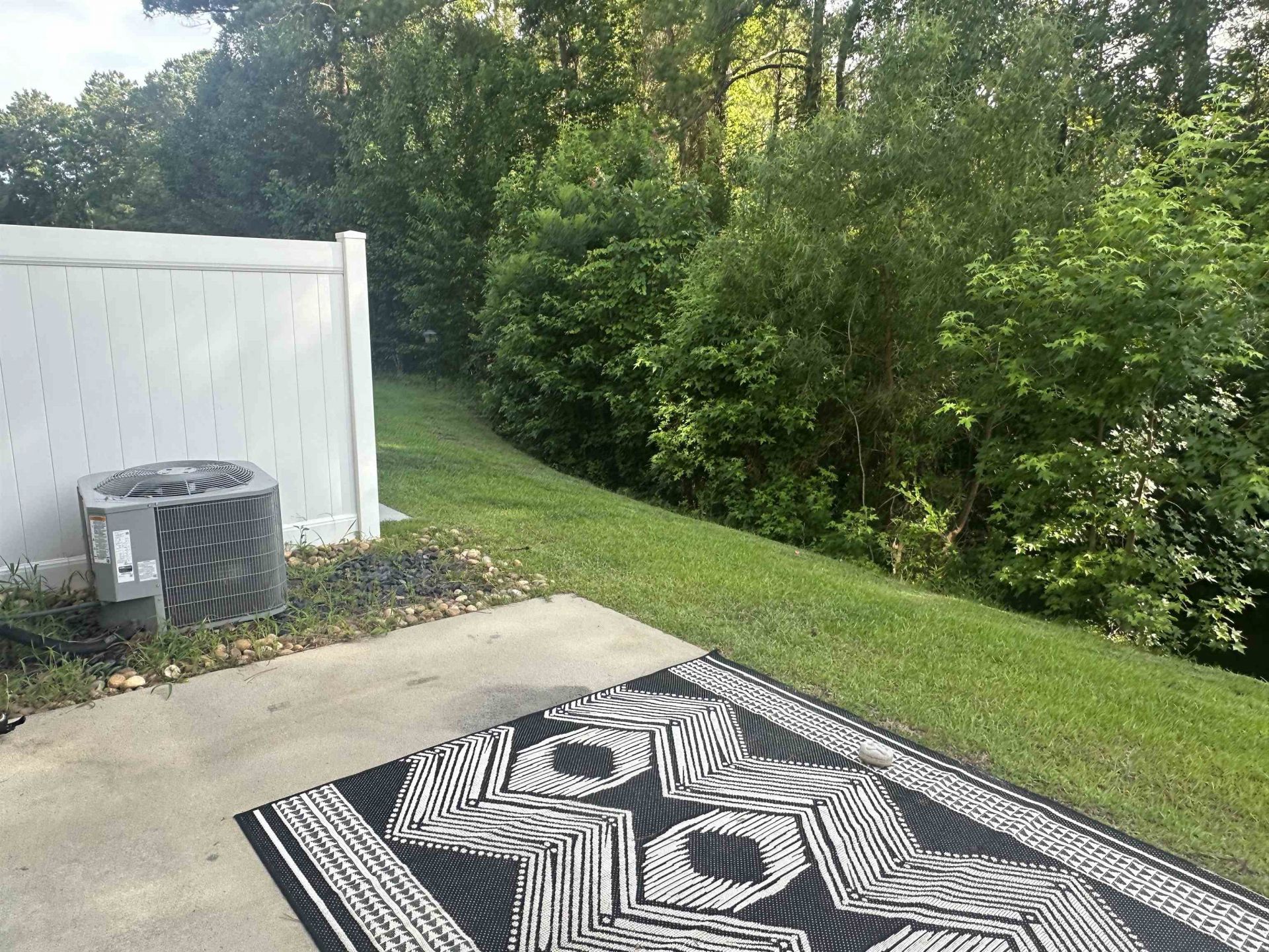 146 Villa Grande St. Photo 8