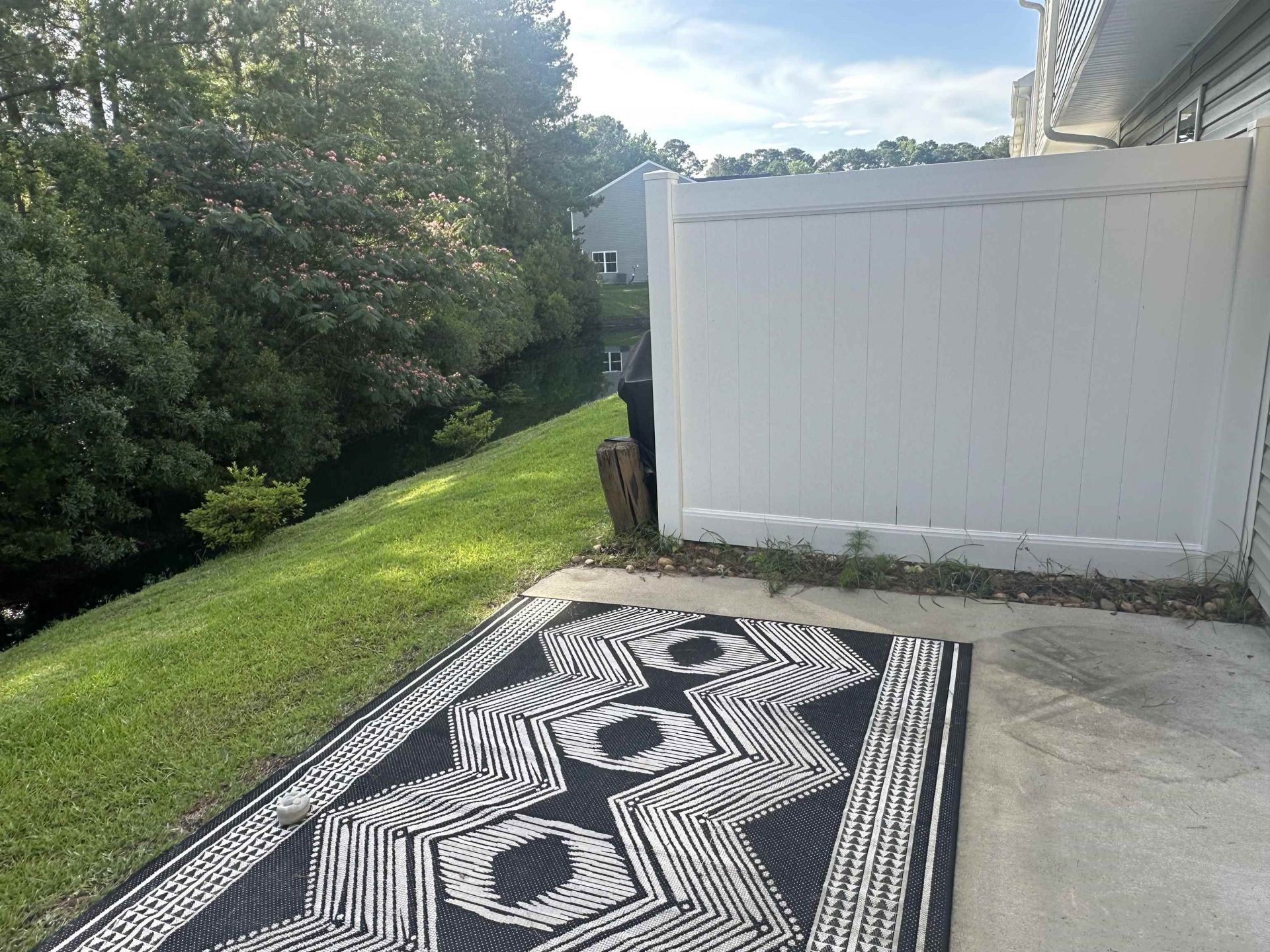 146 Villa Grande St. Photo 9