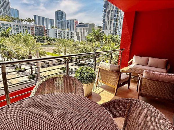 90 NE 32, Unit 302, Miami, FL 33137