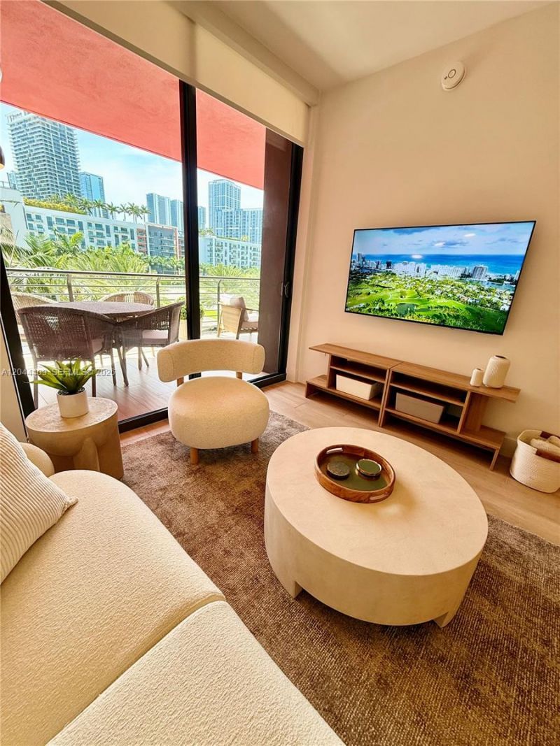 90 NE 32, Unit 302, Miami, FL 33137 Photo