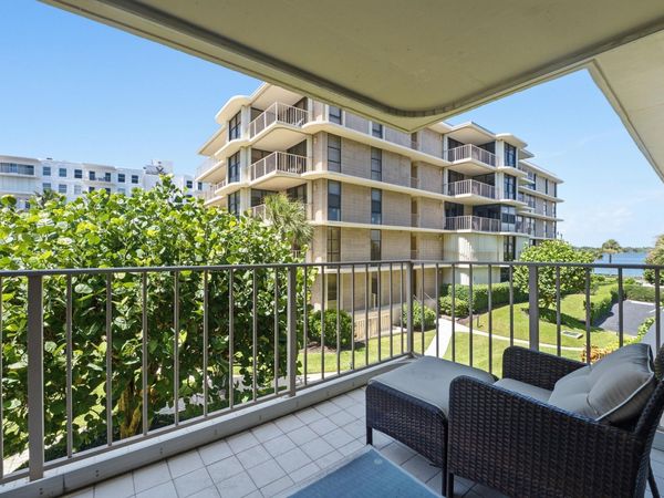 3200 S Ocean Boulevard, Unit D203, Palm Beach, FL 33480