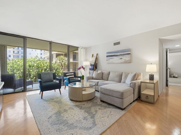 3200 S Ocean Boulevard, Unit D203, Palm Beach, FL 33480