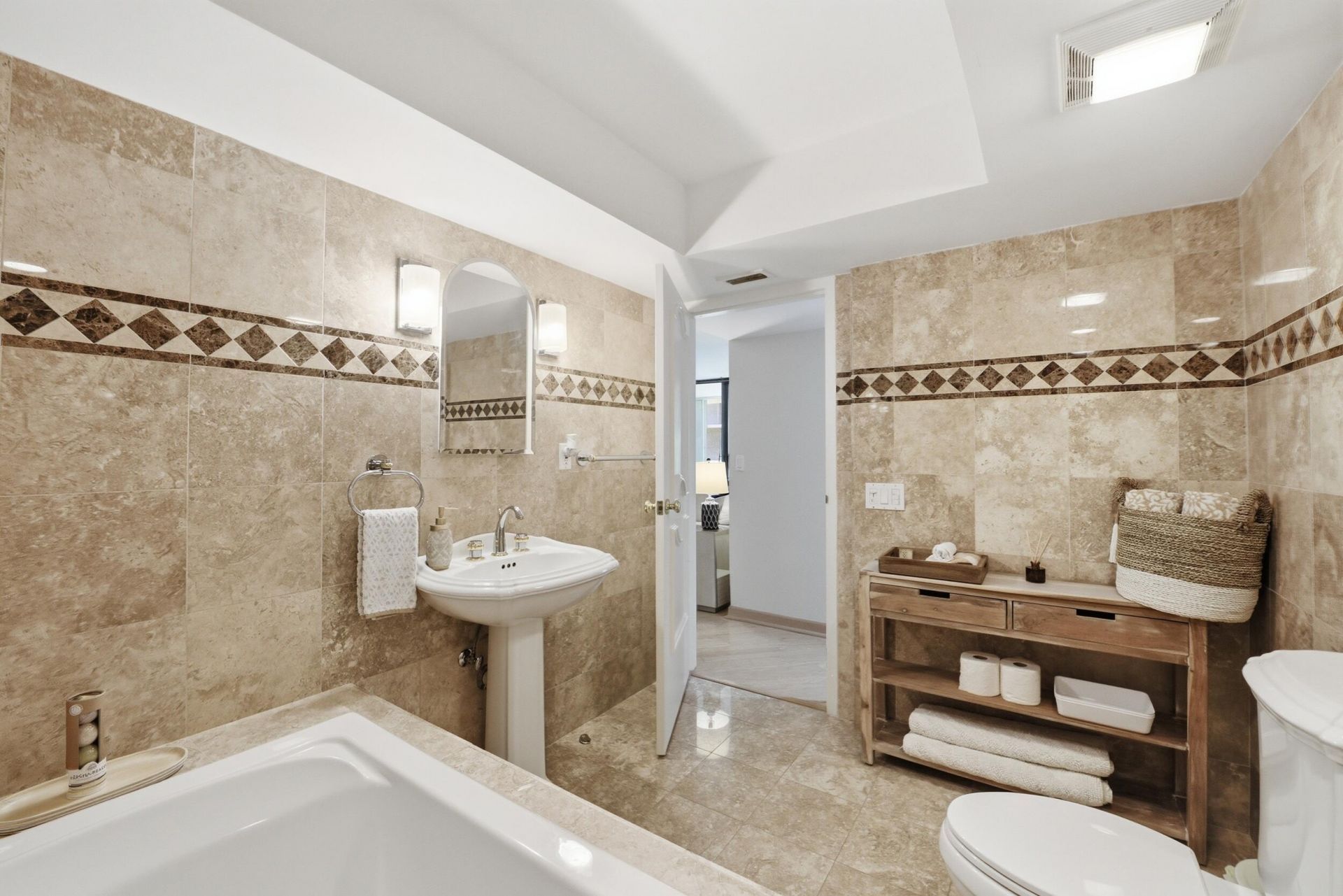 3200 S Ocean Boulevard, Unit D203, Palm Beach, FL 33480 Photo