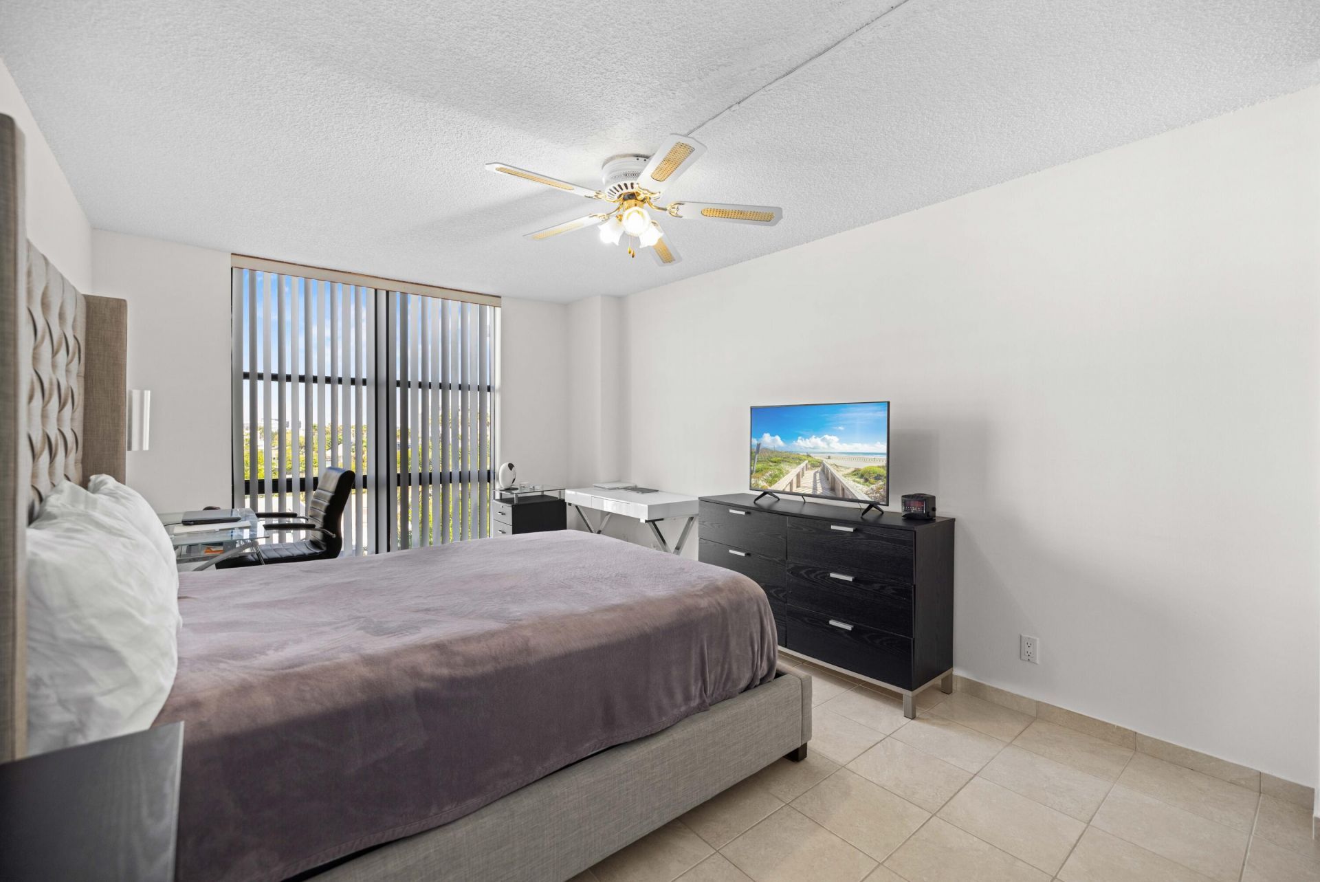 3031 N Ocean Boulevard, Unit 507, Fort Lauderdale, FL 33308 Photo
