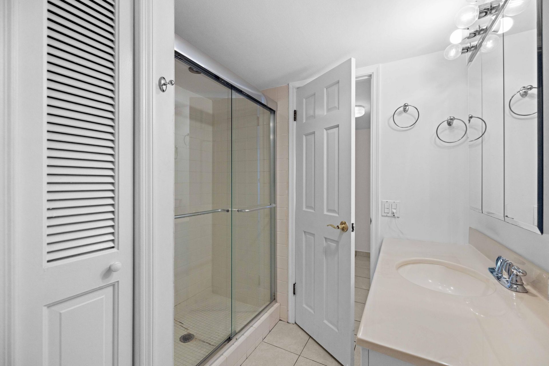 3031 N Ocean Boulevard, Unit 507, Fort Lauderdale, FL 33308 Photo