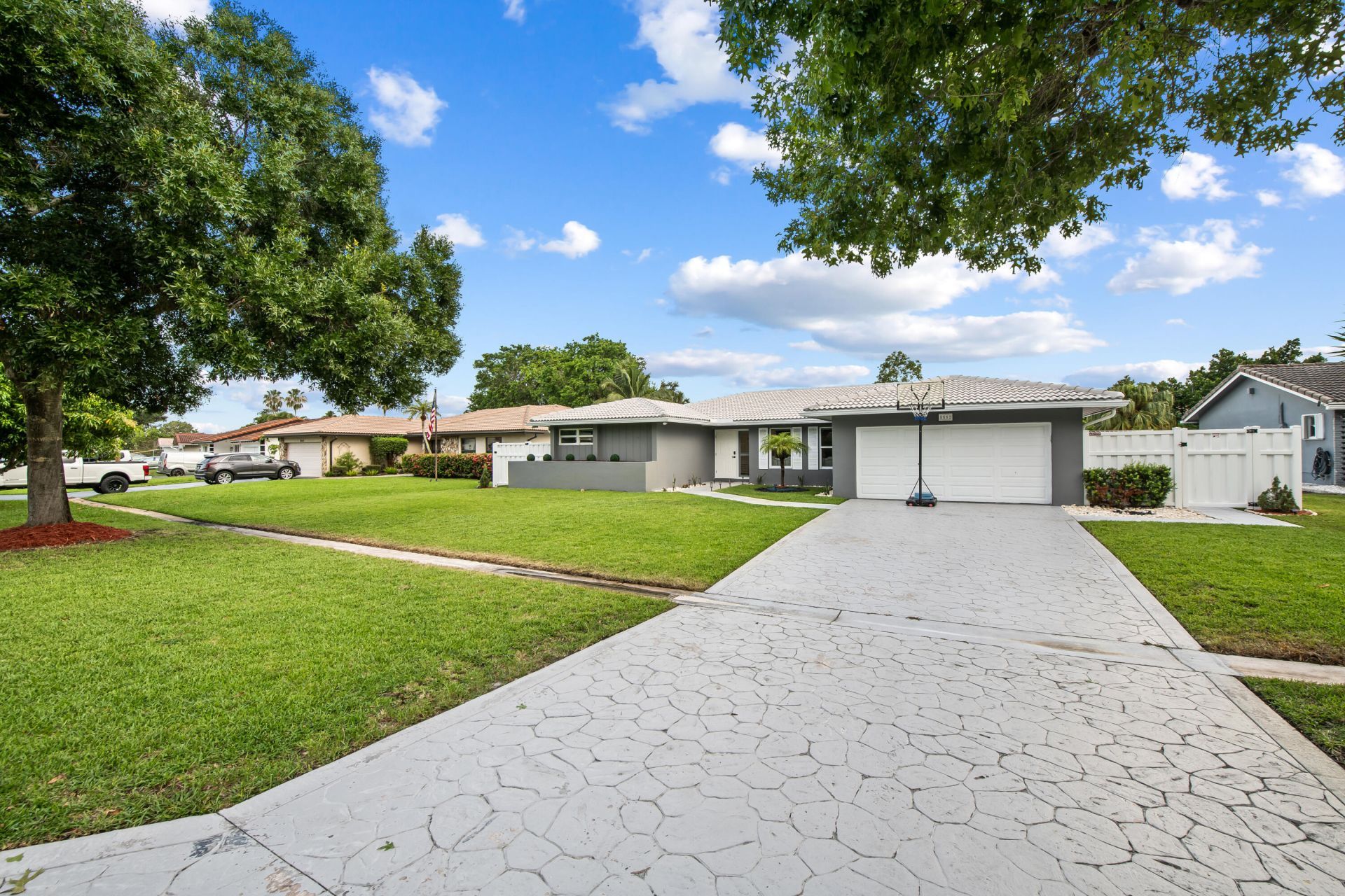 8552 Shadow Wood Boulevard, Coral Springs, FL 33071 Photo