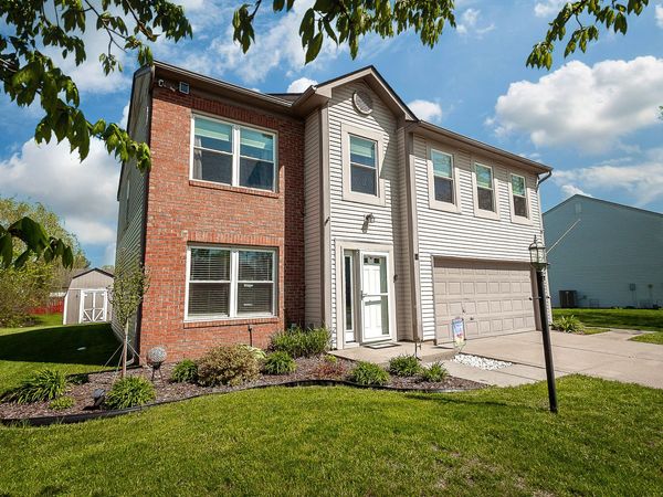 273 Brixton Woods West Drive, Pittsboro, IN 46167
