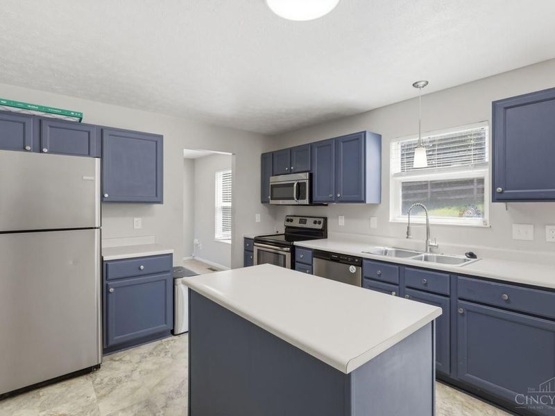 884 Venetian Terrace, Cincinnati, OH 45224 Photo 11