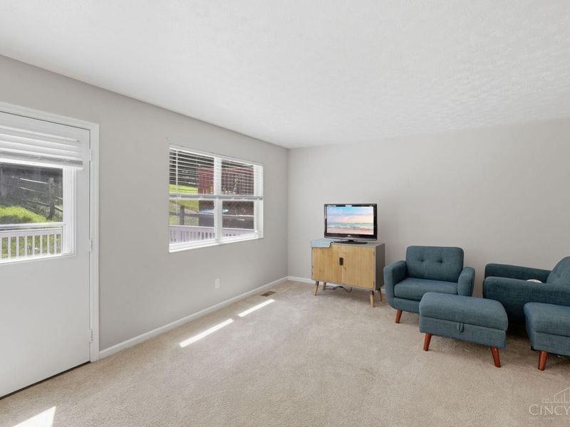 884 Venetian Terrace, Cincinnati, OH 45224 Photo 14