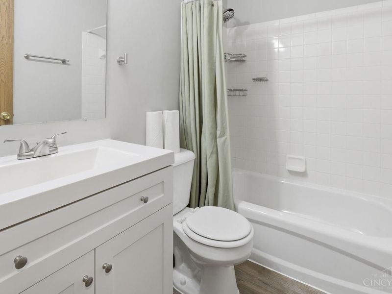 884 Venetian Terrace, Cincinnati, OH 45224 Photo 21