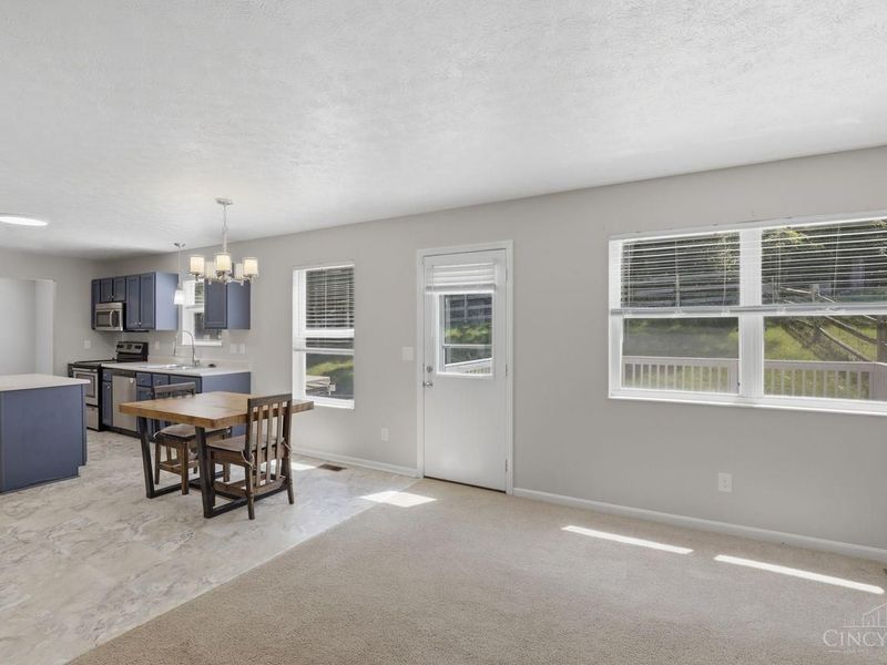 884 Venetian Terrace, Cincinnati, OH 45224 Photo 7
