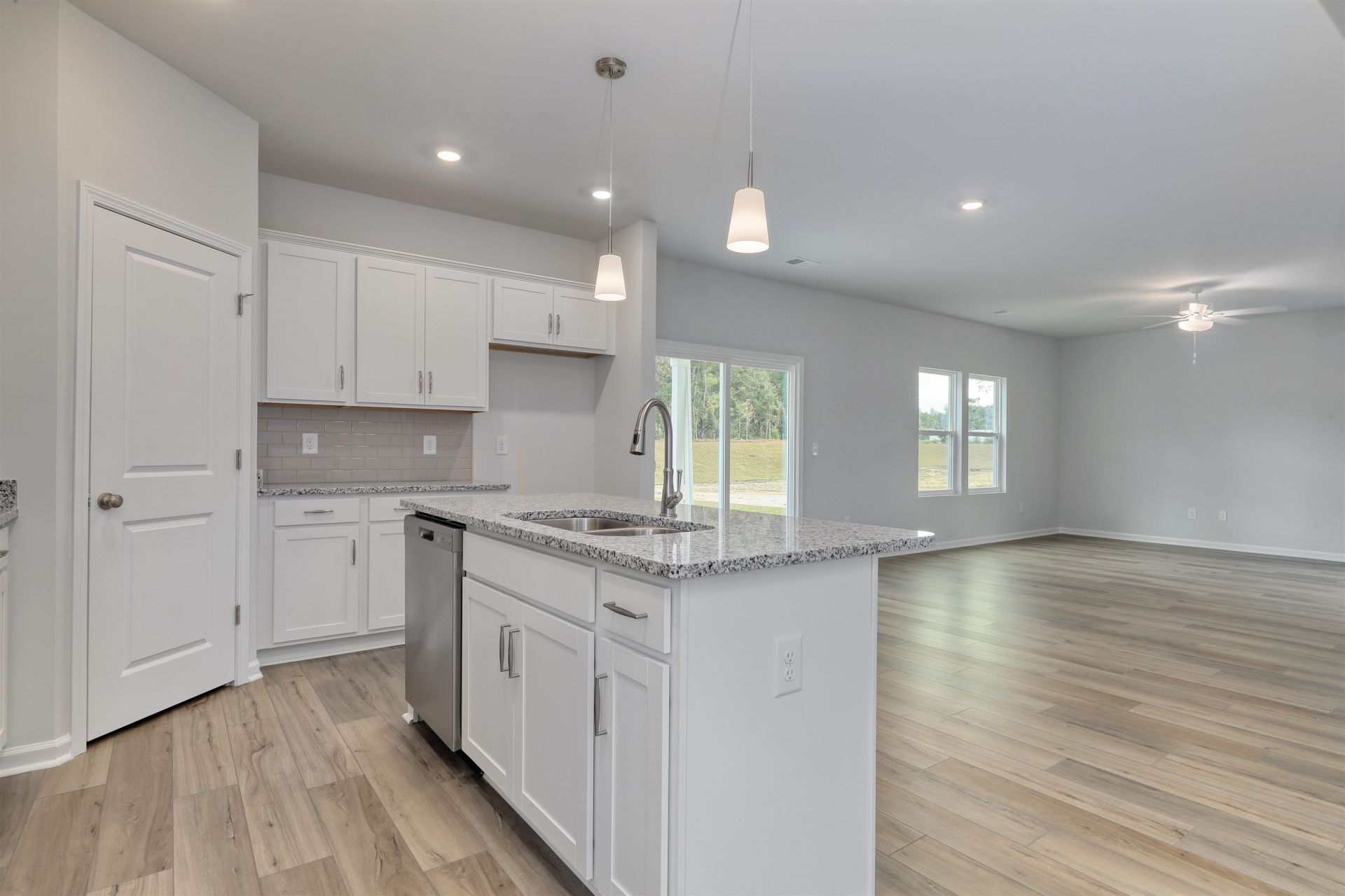 816 Wild Indigo Dr  Photo 10