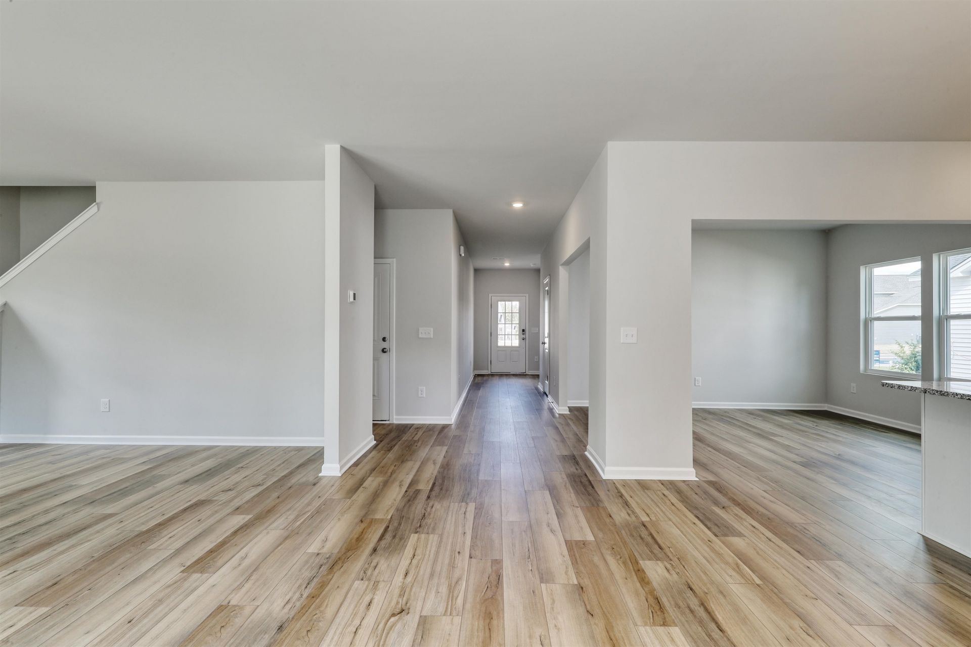 816 Wild Indigo Dr  Photo 13