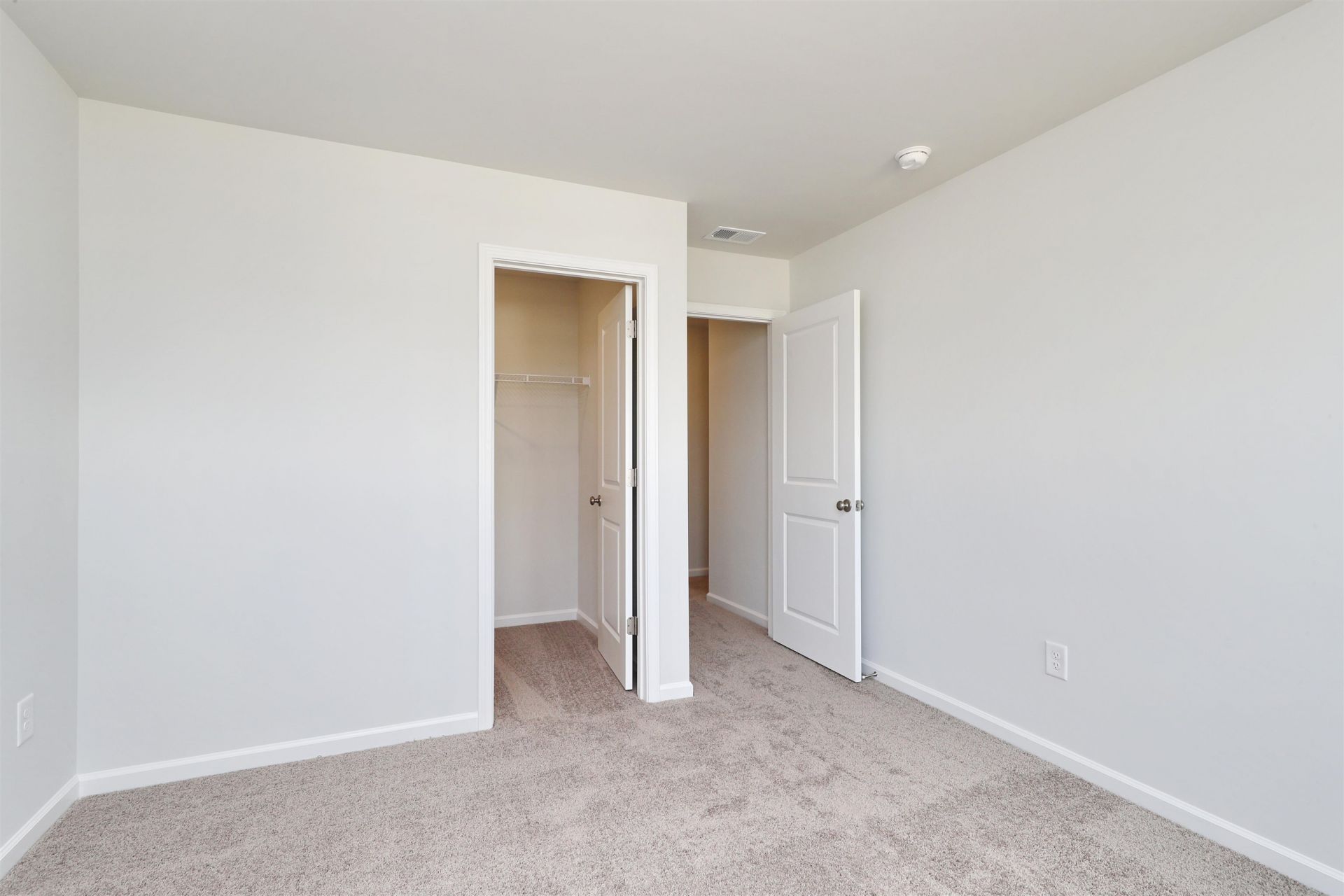 816 Wild Indigo Dr  Photo 22