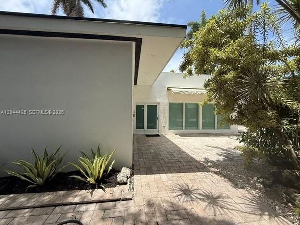1047 NE 84th St , Miami, FL 33138