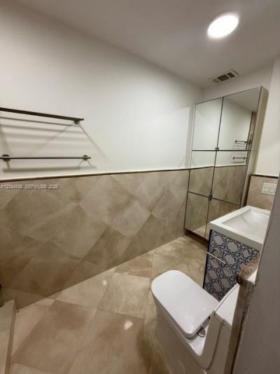 1047 NE 84th St , Miami, FL 33138 Photo