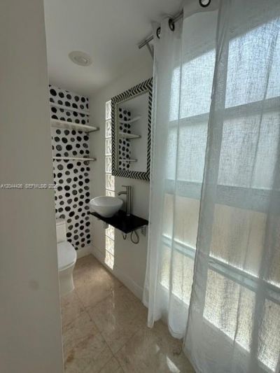 1047 NE 84th St , Miami, FL 33138 Photo