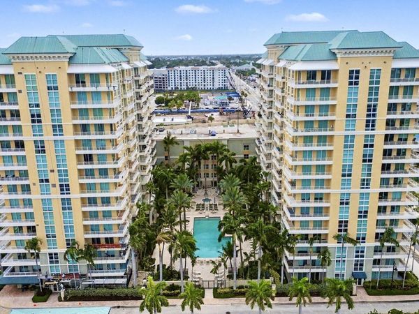 625 Casa Loma Boulevard, Unit 1402, Boynton Beach, FL 33435