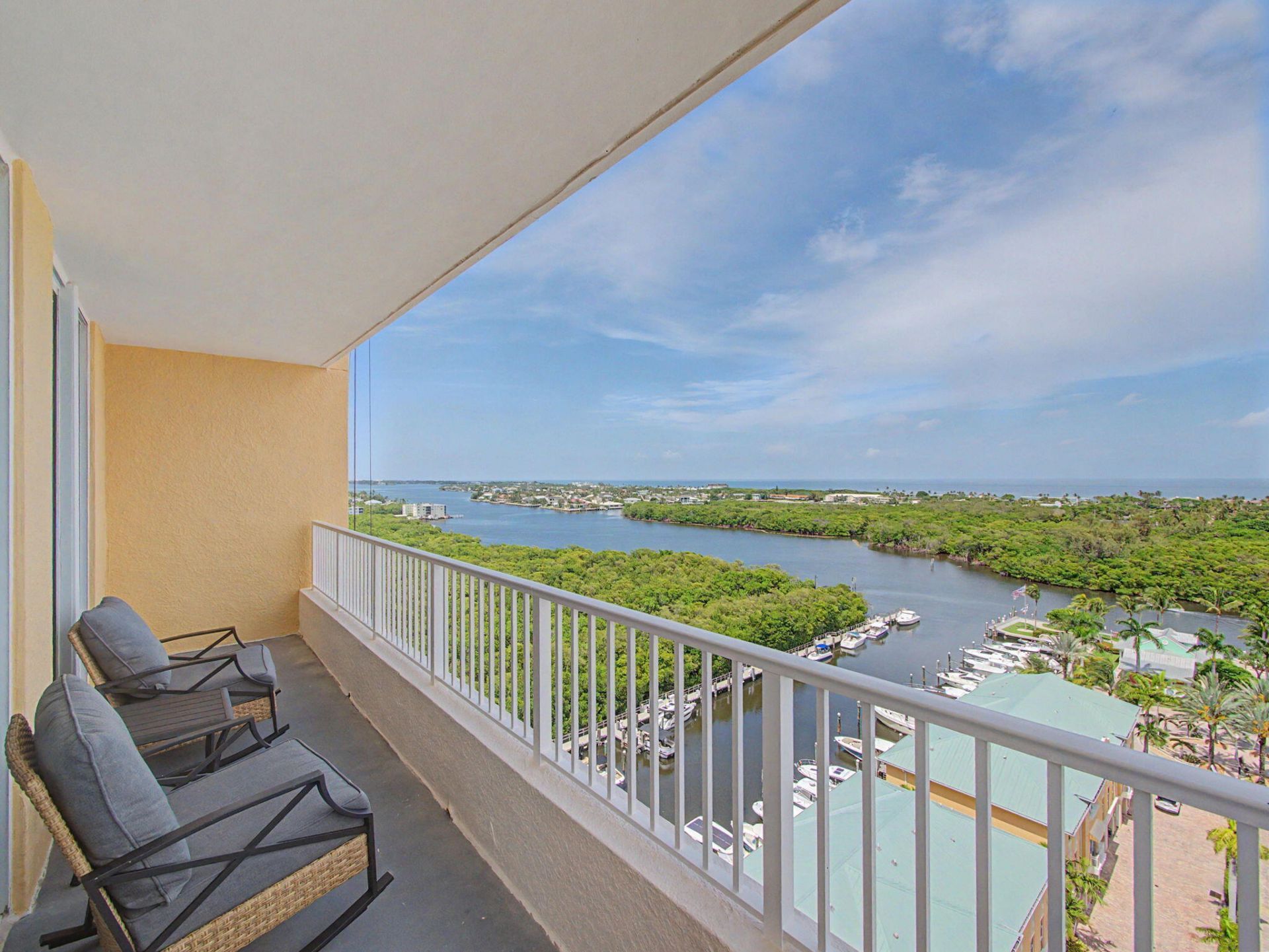 625 Casa Loma Boulevard, Unit 1402, Boynton Beach, FL 33435 Photo