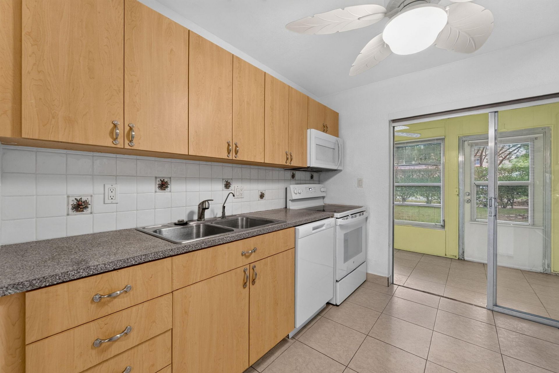 251 NW 76th Avenue, Unit 105, Margate, FL 33063 Photo