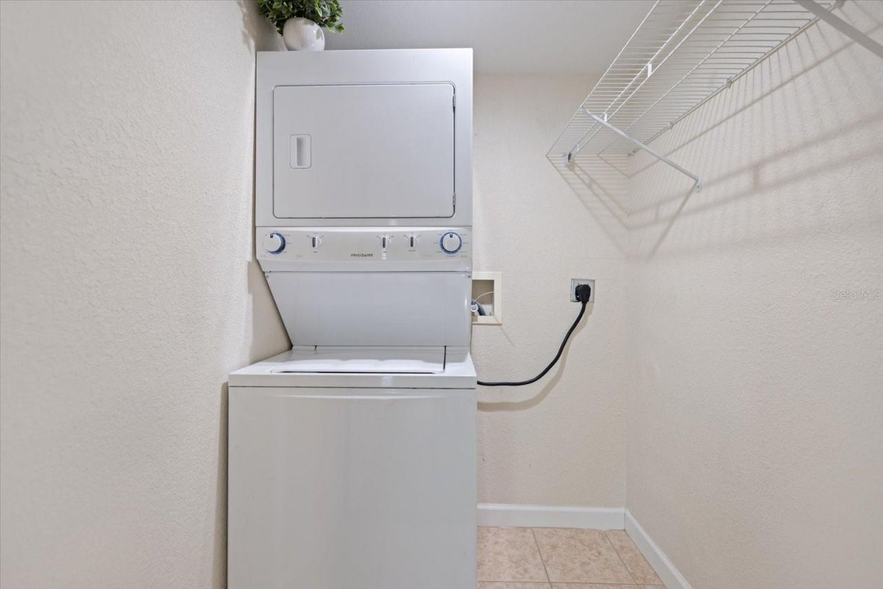 960 Highland Street, Unit A7, Sarasota, FL 34234 Photo