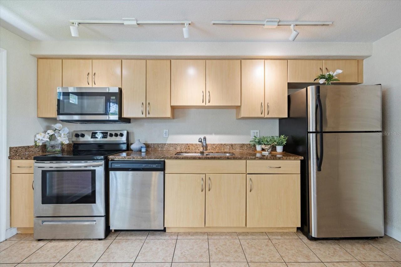 960 Highland Street, Unit A7, Sarasota, FL 34234 Photo