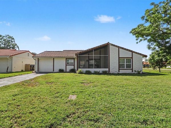 10157 BLUFF COURT , ORLANDO, FL 32821
