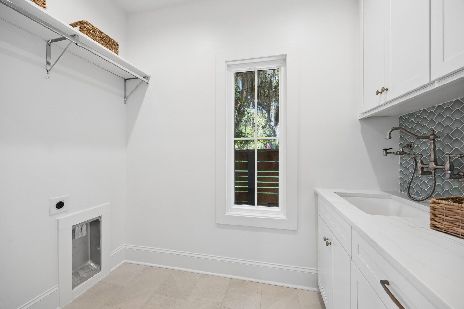 608 Pilot Street Photo 19