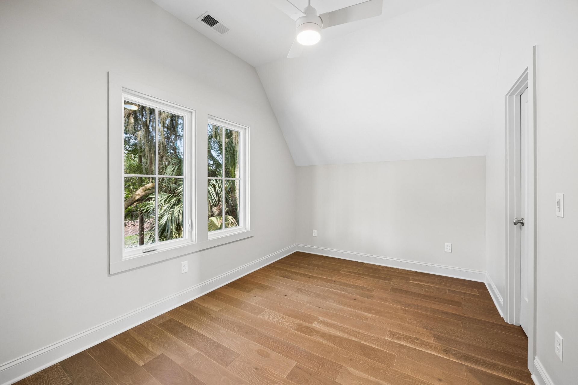 608 Pilot Street Photo 27
