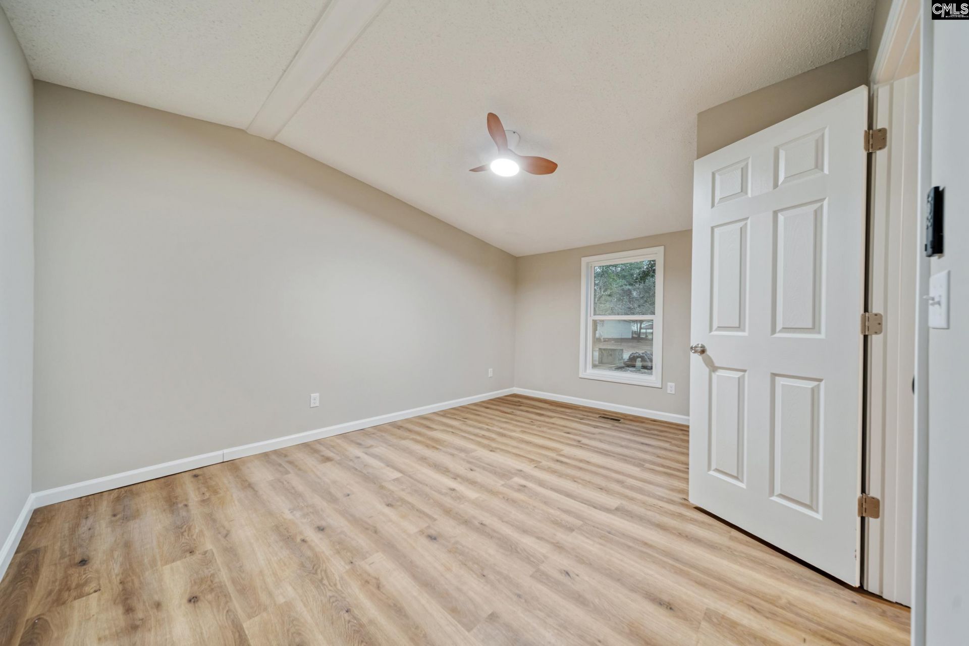 255 Tullah Drive  Photo 10