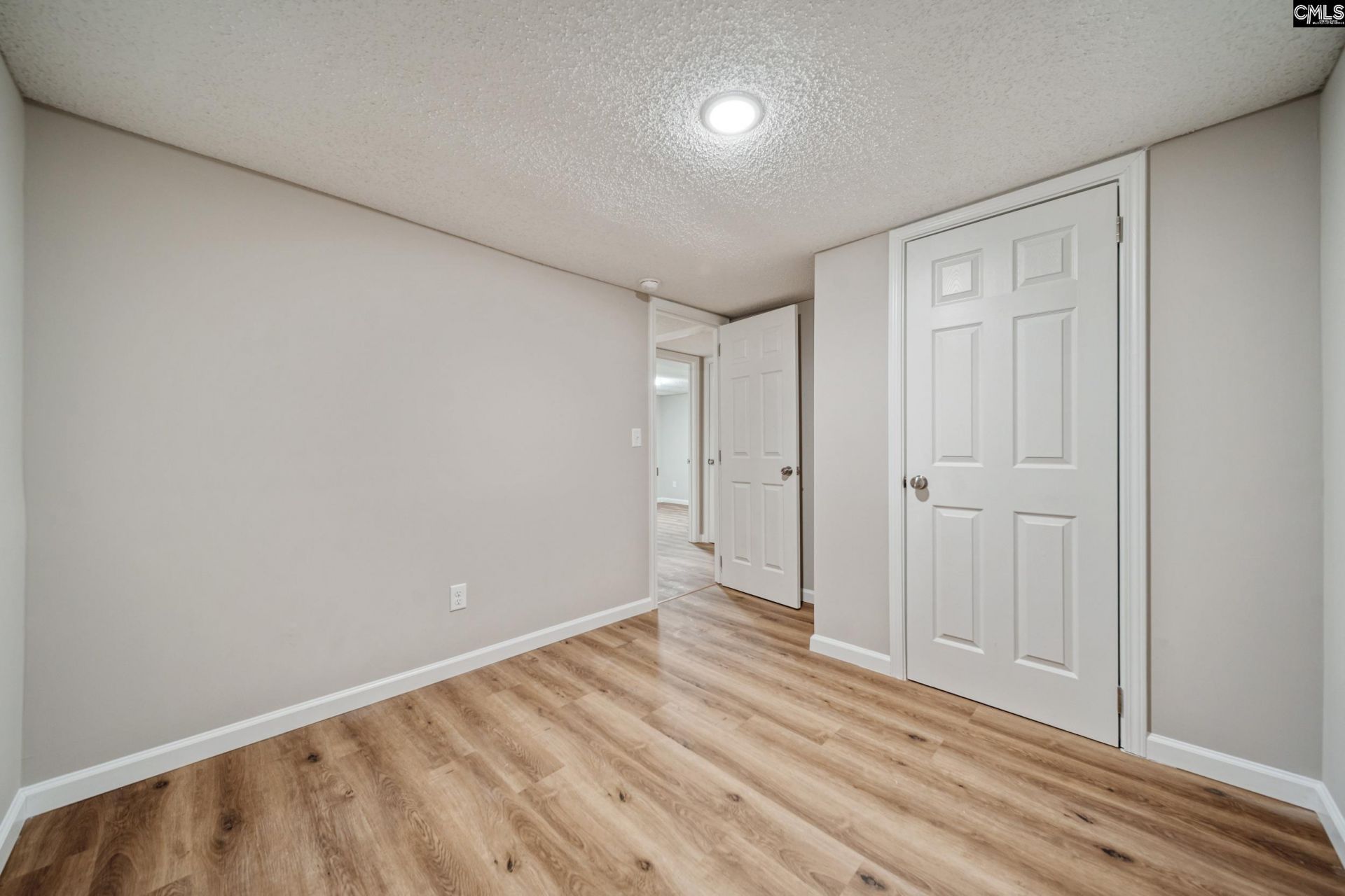 255 Tullah Drive  Photo 18