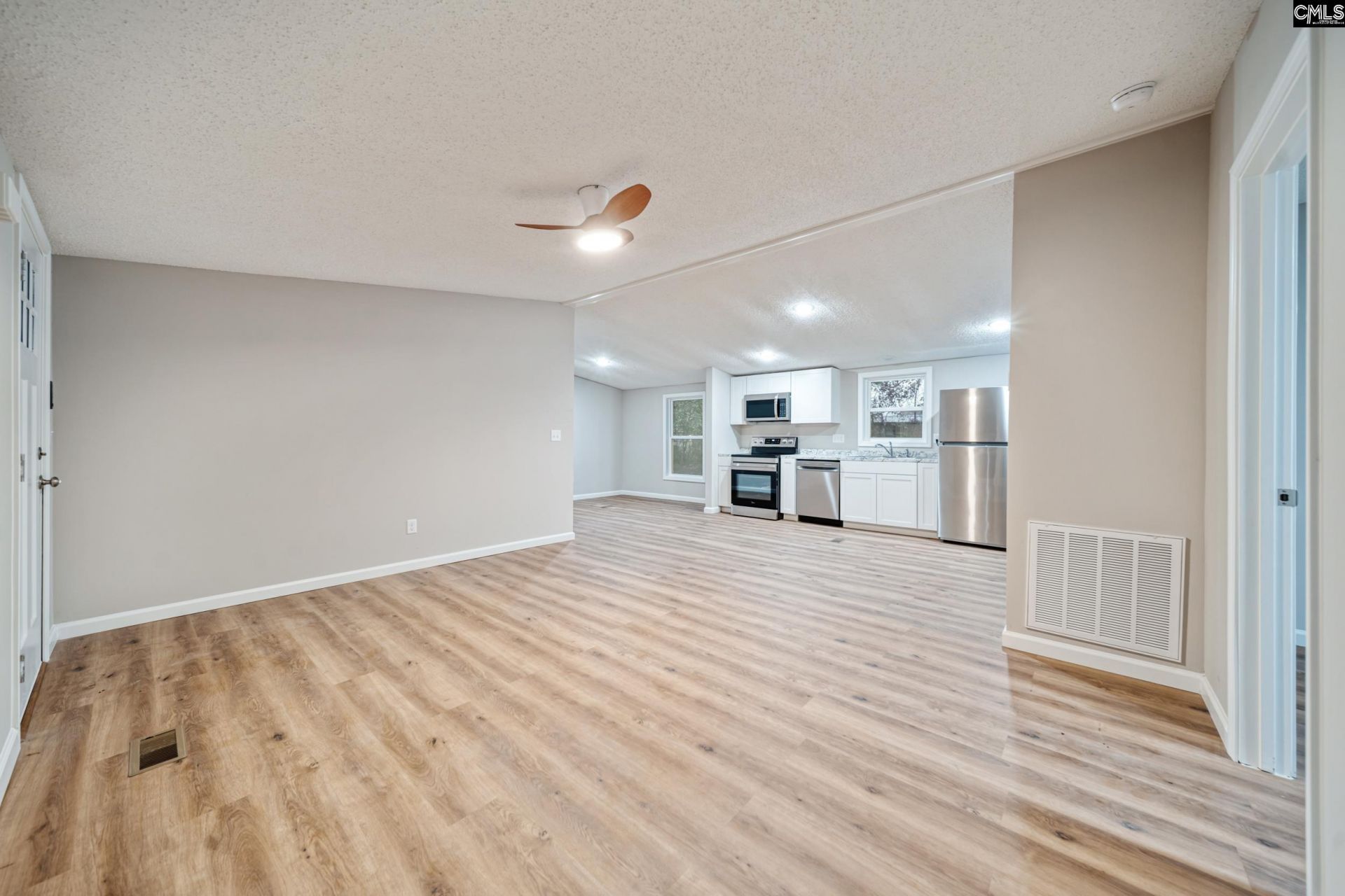 255 Tullah Drive  Photo 4