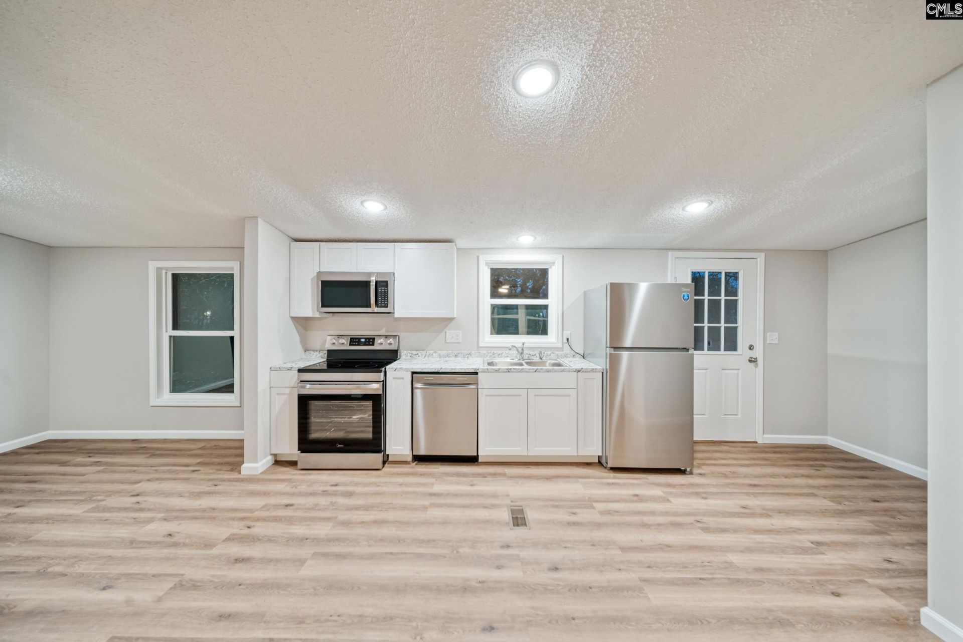 255 Tullah Drive  Photo 7