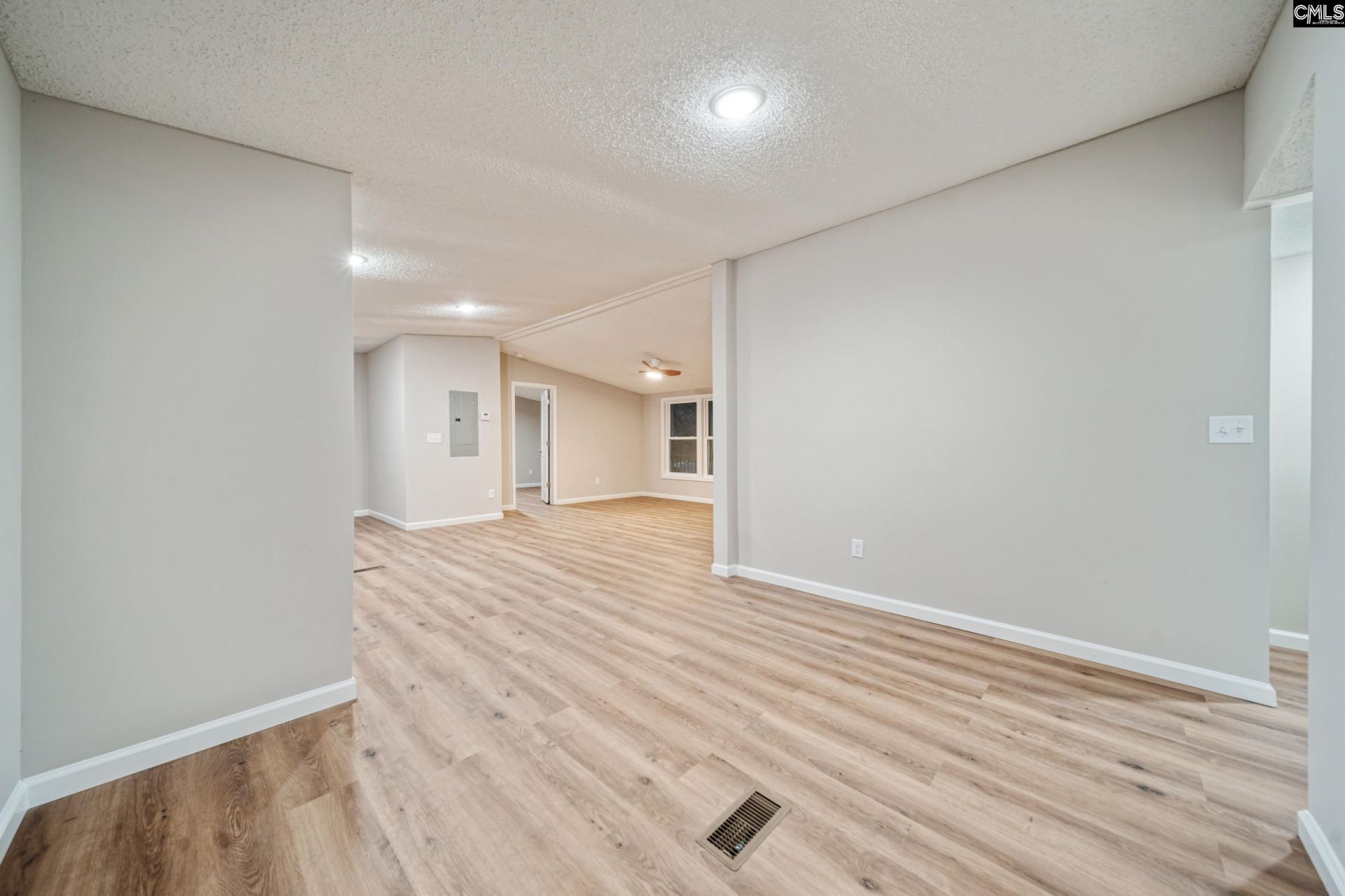 255 Tullah Drive  Photo 8