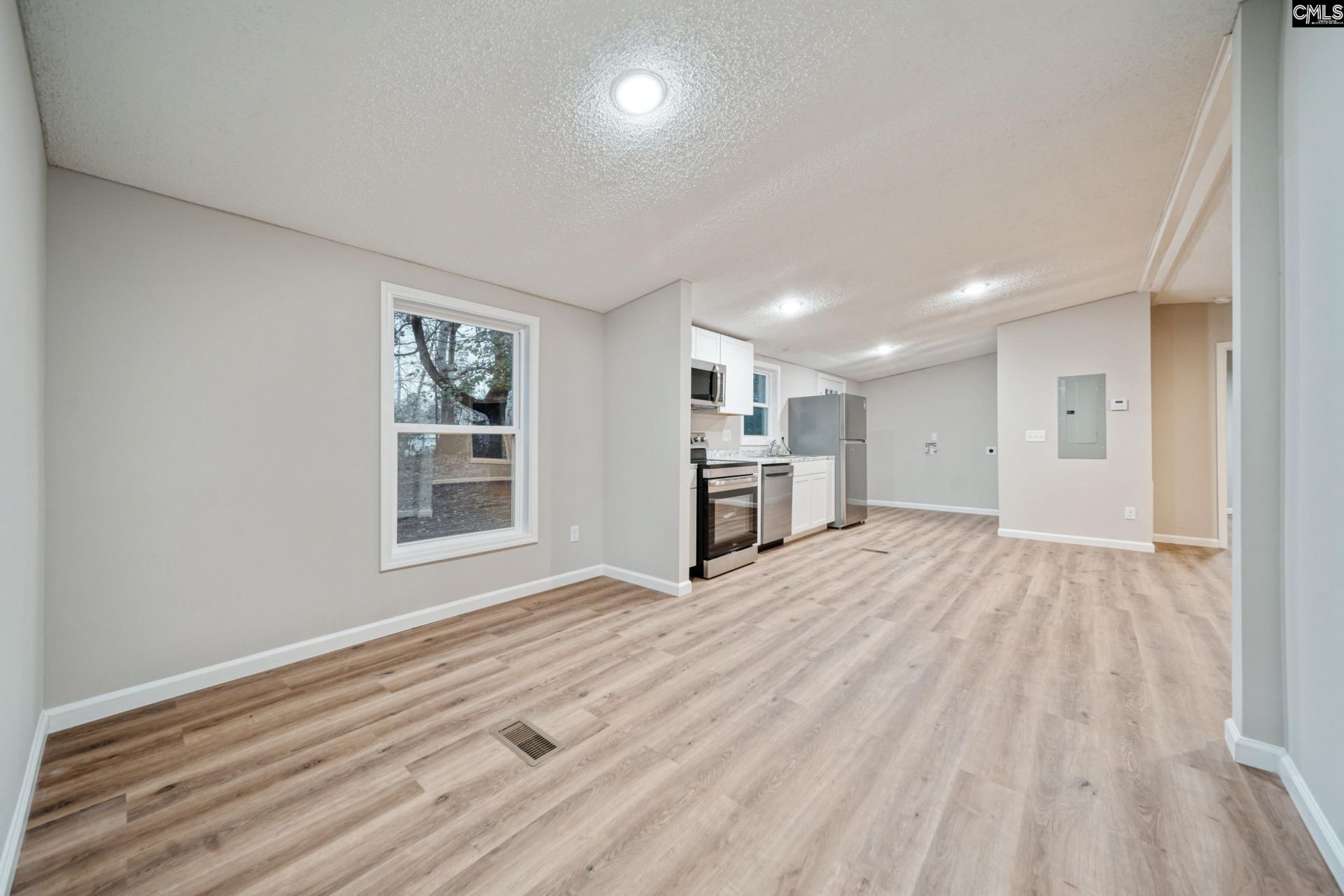 255 Tullah Drive  Photo 9