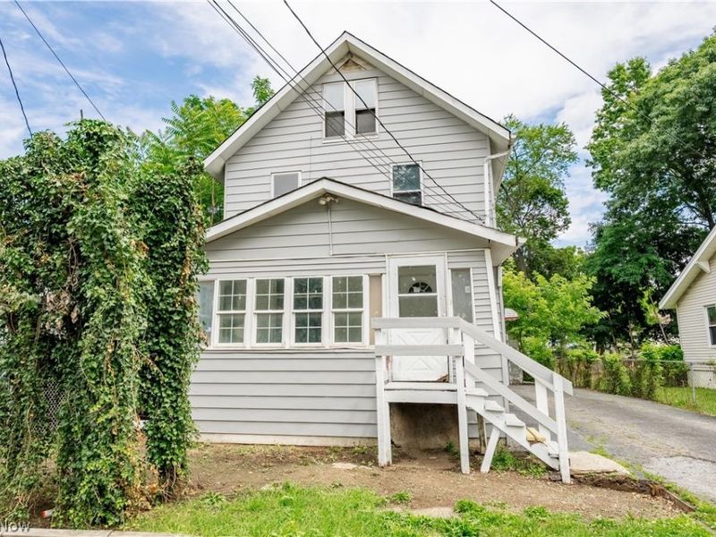 757 Baird Street, Akron, OH 44306 Photo 2