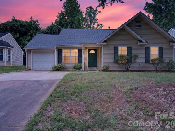 4627 Victory Lane , Charlotte, NC 28269