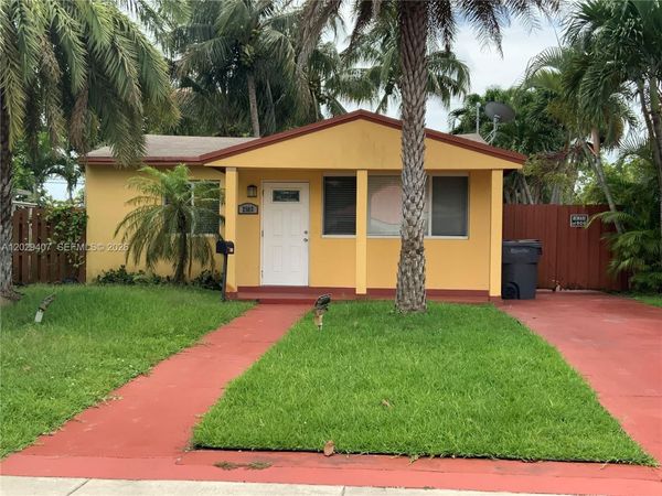 2502 Dewey St , Hollywood, FL 33020