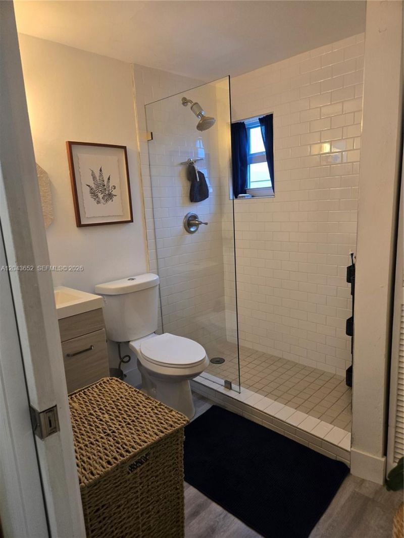 820 Salzedo St, Unit 405, Coral Gables, FL 33134 Photo