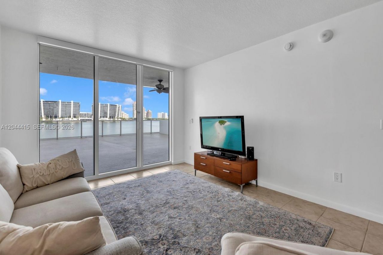 18100 N Bay Rd , Unit 304, Sunny Isles Beach, FL 33160 Photo